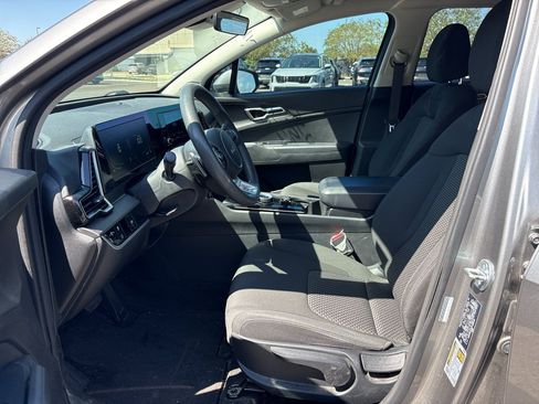 Used 2023 Kia Sportage LX FWD image 18