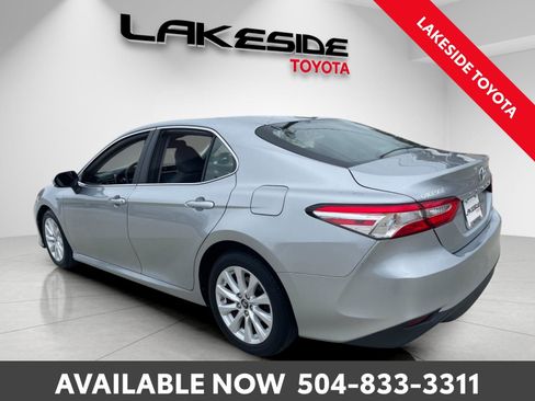 Used 2019 Toyota Camry LE image 4