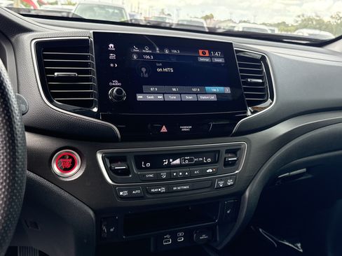 Certified 2024 Honda Passport TrailSport image 28