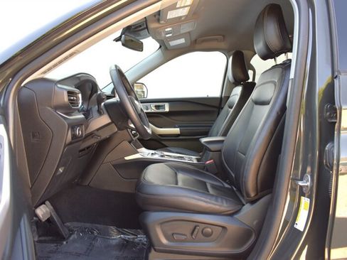 Used 2024 Ford Explorer XLT w/ Equipment Group 202A AWD/4WD image 10