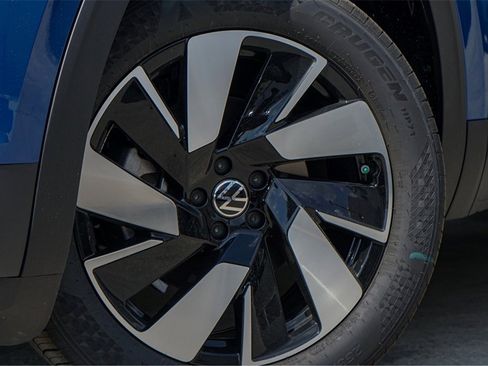 New 2026 Volkswagen Atlas Cross Sport SE image 2