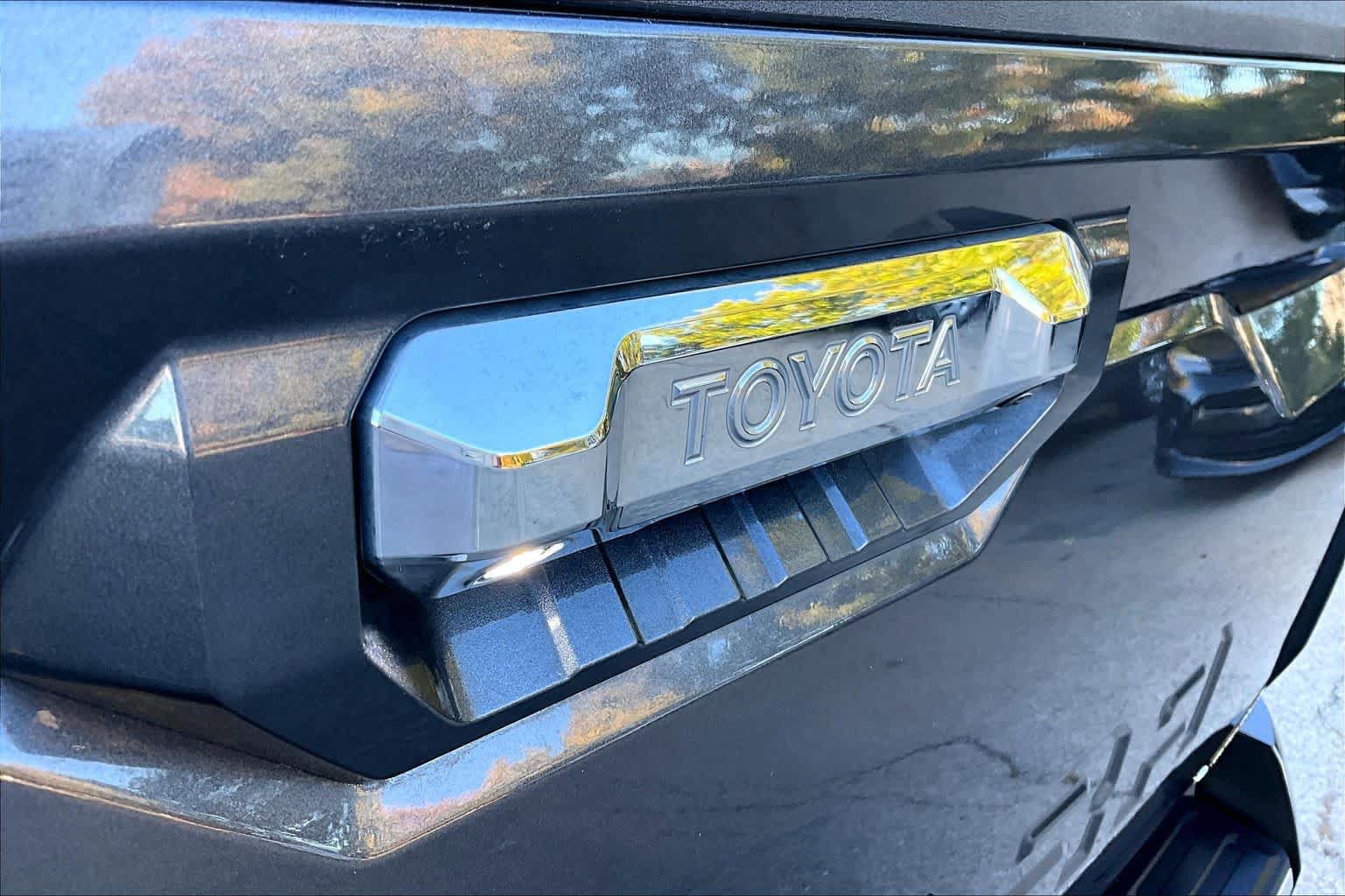 Certified 2025 Toyota Tundra Limited AWD/4WD image 29