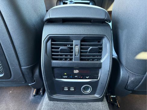 Used 2019 BMW 330i xDrive Sedan w/ Convenience Package image 11