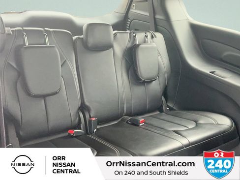 Used 2025 Chrysler Pacifica Select FWD image 13