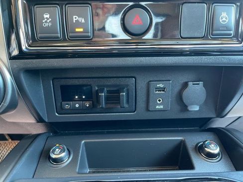 Used 2016 Nissan Titan Platinum Reserve image 36