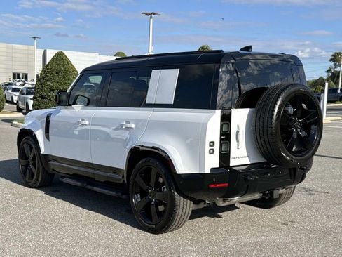 New 2026 Land Rover Defender 110 X-Dynamic SE AWD/4WD image 3