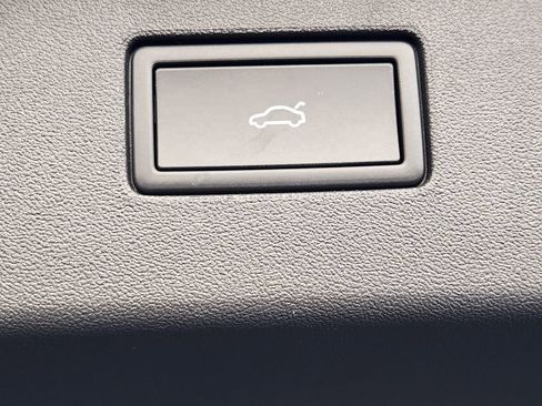 New 2026 Volkswagen Tiguan SE image 23