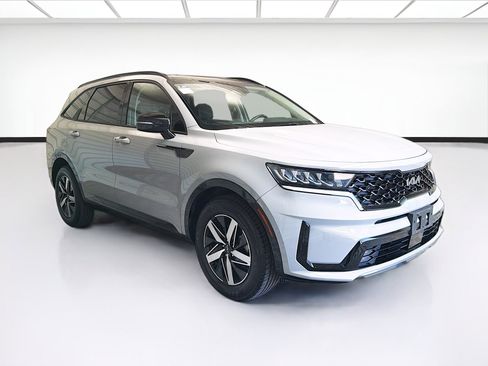Used 2023 Kia Sorento EX w/ Panoramic Sunroof Package FWD image 3