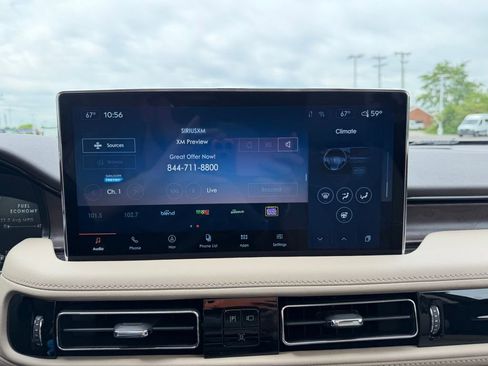 Used 2023 Lincoln Nautilus Reserve AWD/4WD image 12