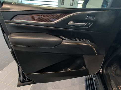 Certified 2022 Cadillac Escalade Sport Platinum w/ Heavy-Duty Trailer Package AWD/4WD image 11