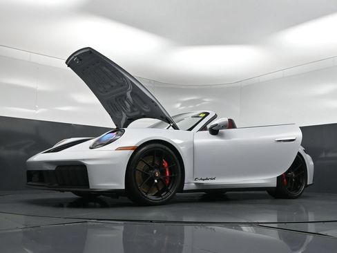 Used 2026 Porsche 911 Carrera GTS RWD image 35