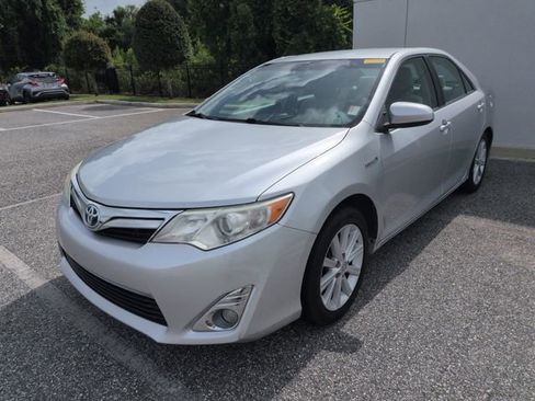 Used 2014 Toyota Camry XLE FWD image 2
