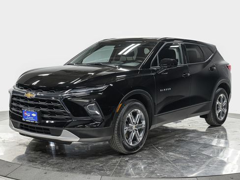 Used 2023 Chevrolet Blazer LT image 1