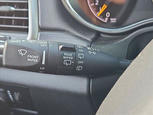 Used 2022 Jeep Grand Cherokee Laredo E w/ Security & Convenience Group AWD/4WD image 15