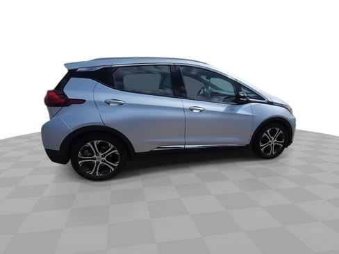 Used 2017 Chevrolet Bolt Premier w/ Driver Confidence II Package FWD image 9