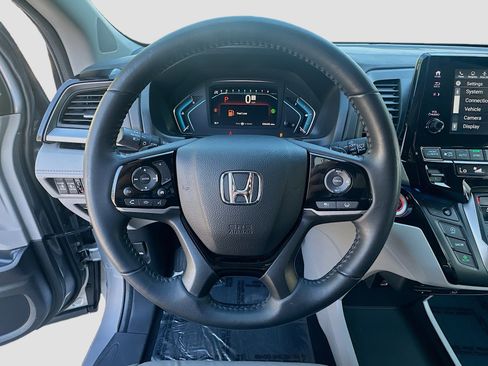 Used 2023 Honda Odyssey Touring image 10
