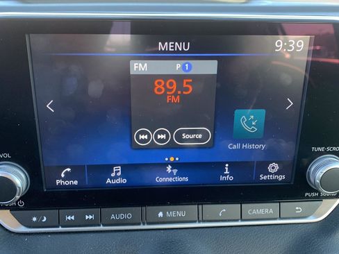 Used 2023 Nissan Sentra SV image 7