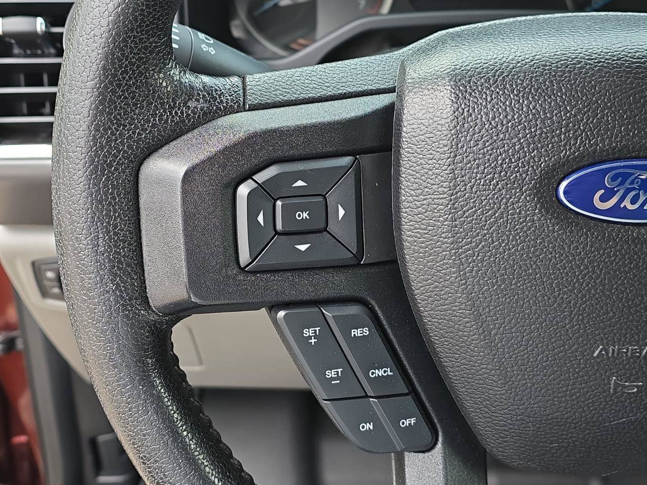 Used 2016 Ford F150 XLT w/ Equipment Group 302A Luxury AWD/4WD image 16
