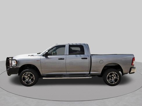 Used 2022 RAM 2500 Tradesman w/ Chrome Appearance Group AWD/4WD image 4