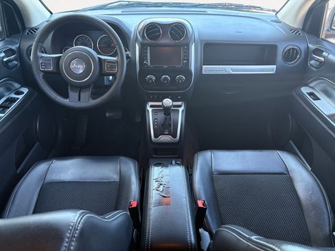 Used 2014 Jeep Compass Latitude image 3