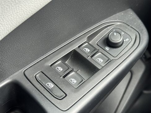 Used 2022 Volkswagen Taos SE image 21