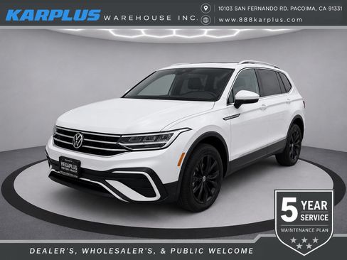 Used 2023 Volkswagen Tiguan SE FWD image 1