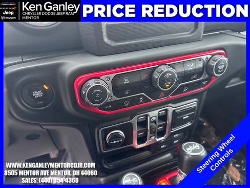 Used 2018 Jeep Wrangler Unlimited Sahara image 15