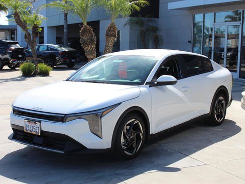 Used 2025 Kia K4 EX image 5