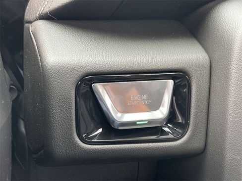 New 2026 GMC Yukon Denali w/ Sun & Power Step Package image 17