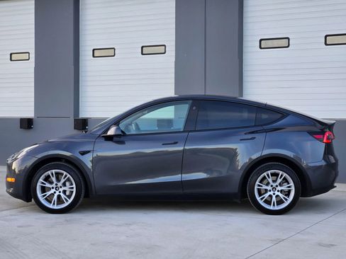 Used 2023 Tesla Model Y Long Range image 5