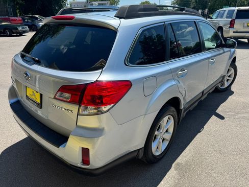 Used 2013 Subaru Outback 2.5i Premium AWD/4WD image 8