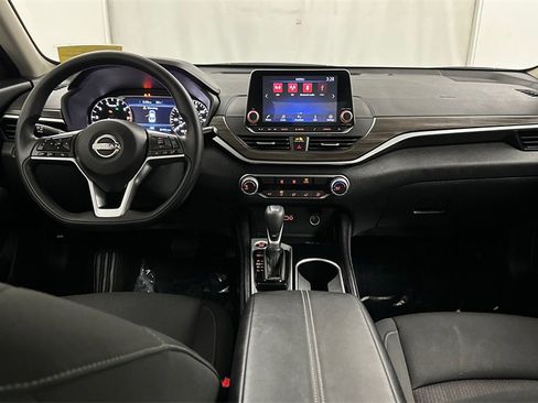 Certified 2023 Nissan Altima 2.5 SV image 17