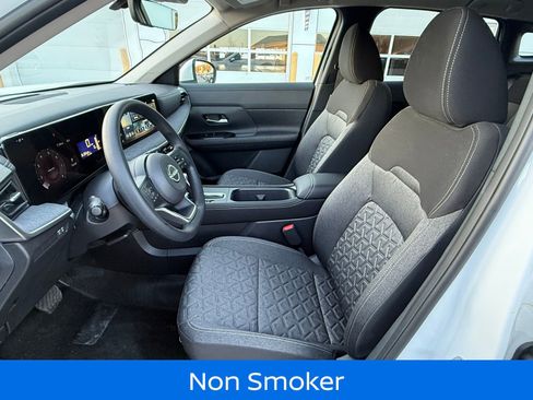 Certified 2025 Nissan Kicks SV image 12