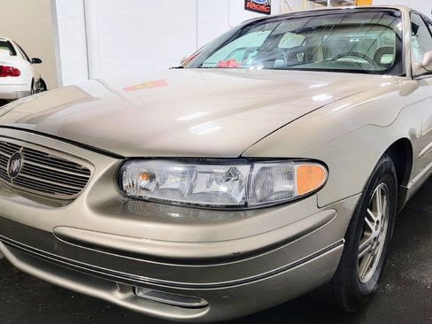 Used 2002 Buick Regal LS w/ LS Premium Pkg image 3