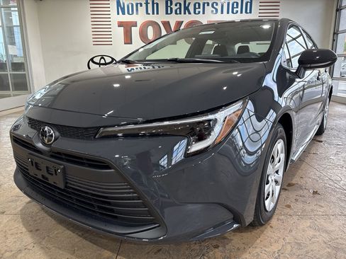 Used 2026 Toyota Corolla LE image 1