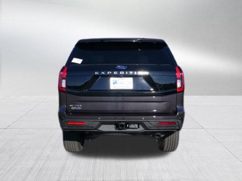 New 2025 Ford Expedition Active image 4