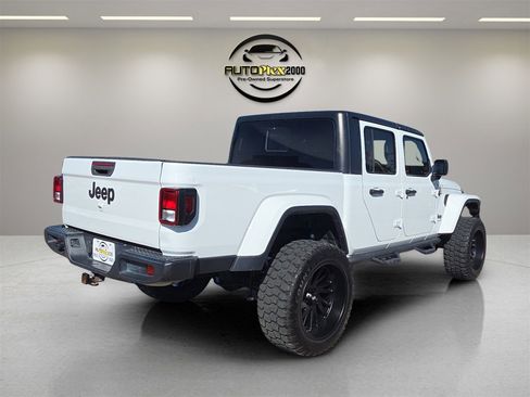 Used 2020 Jeep Gladiator Sport image 7