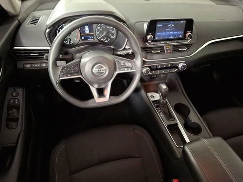 Used 2022 Nissan Altima 2.5 S FWD image 2