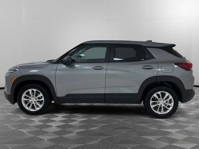 Used 2024 Chevrolet TrailBlazer LS w/ LS Convenience Package FWD image 2