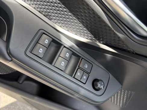 Used 2019 Toyota C-HR LE FWD image 19