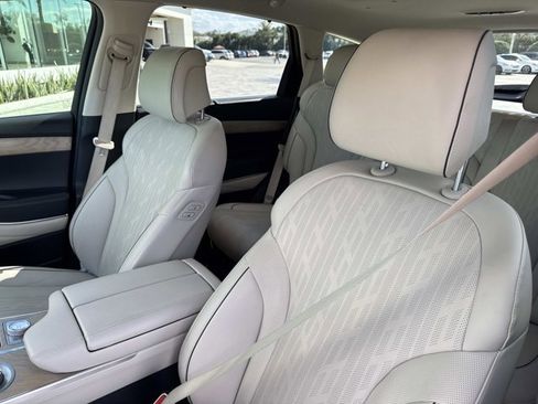 Used 2022 Genesis GV80 2.5T w/ Prestige Package 04 image 13