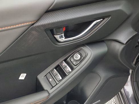 New 2025 Subaru Crosstrek 2.5i Limited w/ Crosstrek Mirror Package image 29