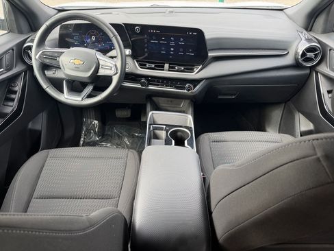 Used 2025 Chevrolet Equinox LT image 41