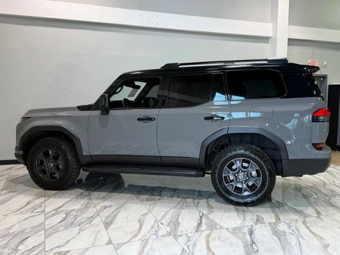 Used 2024 Lexus GX 550 AWD/4WD image 9