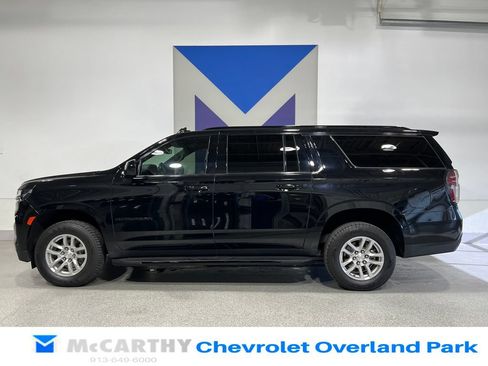 Used 2022 Chevrolet Suburban RST AWD/4WD image 8