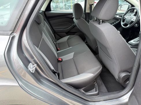 Used 2014 Ford Focus SE FWD image 11