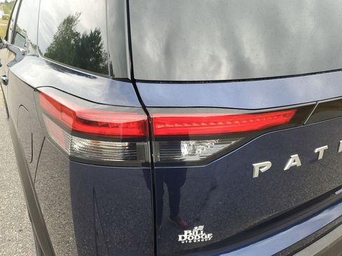 Certified 2024 Nissan Pathfinder SV image 11