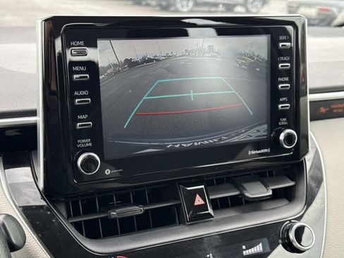 Used 2021 Toyota Corolla LE image 10
