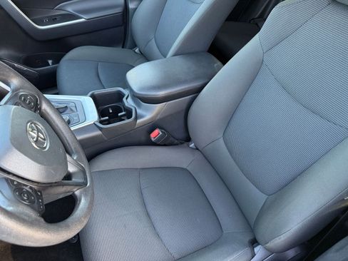 Used 2025 Toyota RAV4 LE image 36