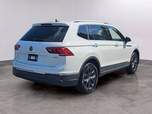 Used 2022 Volkswagen Tiguan SE AWD/4WD image 4